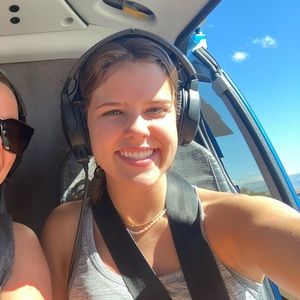 Meet your Posher, Caroline